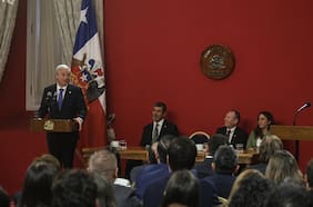 Primer informe de auditoría al Estado arroja que más de 2.500 funcionarios se incorporaron a plantas de servicios durante últimos meses de gobierno de Boric