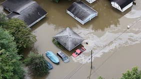 EE.UU.: Inundaciones en Indiana dejan al menos seis muertos y obligan a rescatar a decenas de personas