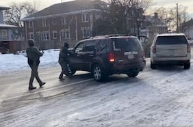 Agente de inmigración de EE.UU. mata a una mujer en Minneapolis: gobernador declara estado de emergencia