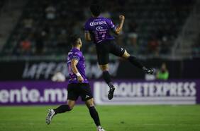 Nicolás Díaz sale lesionado en su regreso a la Liga MX tras jugar por la Roja