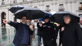 Evalúan alternativas de localización para instalar estatua del expresidente Sebastián Piñera frente a La Moneda