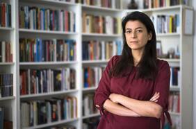 Samanta Schweblin, escritora argentina: “No me gusta pensar en el cuento como la versión breve de una historia”