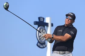 Escándalo en el golf mundial: expulsan a Phil Mickelson de un club tras presunto contacto inapropiado con una mujer