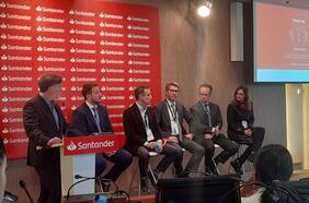 Economista jefe de Santander y nueva Constitución: “Vamos a ver cómo se cierra ese proceso, porque podría no cerrarse y ese es un riesgo”.