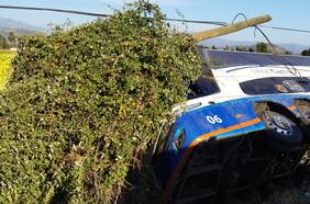 Un fallecido y siete heridos graves deja volcamiento de bus de dos pisos en Chimbarongo