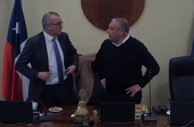 Micrófono abierto capta el disgusto de Mundaca contra consejeros regionales