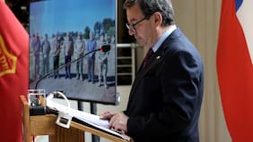 Defensa anuncia revisión del financiamiento de las FF.AA. y plantea recuperar funciones de protección de la frontera