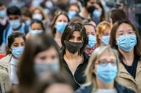 Fact Checking: ¿Mascarillas tienen compuesto que causa cáncer? ¿Estudio demuestra que pacientes infectados con viruela del mono tenían el virus en el aire?