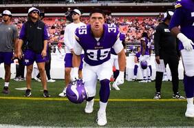 Conmoción cerebral, lesiones y millones de dólares: cómo fue el camino del criticado Sammis Reyes por la NFL