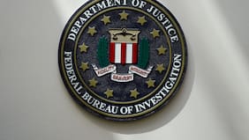 El FBI incauta 13 sitios web que habrían sido utilizados por China para identificar y reclutar trabajadores estadounidenses