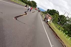 Carreteras agrietadas y casas derrumbadas: los estragos que dejó el temblor en Colombia