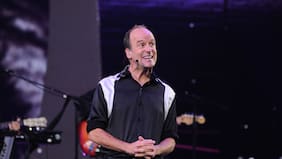 Sin brillar, Kramer triunfa en Viña 2026 y se toma revancha con show donde se ríe de Bad Bunny, Boric y Kast