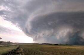 Registran colosales nubes en Nebraska