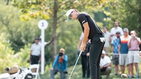 Joaquín Niemann cede terreno en la parte alta de la clasificación del LIV Golf de Adelaida