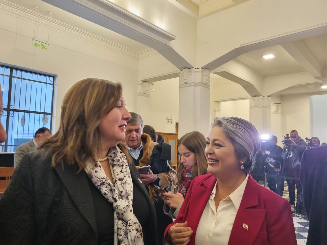 Paulina Vodanovic y Jeannette Jara