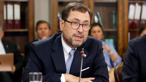 Cancillería enviará nota de protesta a Argentina por dichos de alto mando militar sobre el Estrecho de Magallanes