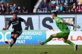 Colo Colo no está para hechizos: golea a Iquique en el norte y le mete presión a la U