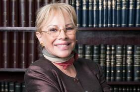 Clara Szczaranski renuncia como consejera del CDE tras 27 años en el organismo