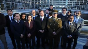 La bomba de tiempo en la derecha: presionan al gobierno para entregar indultos a uniformados condenados en octubre de 2019