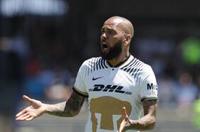 Más problemas para Dani Alves: revelan que bebió después de la supuesta agresión sexual e ignoró a la víctima