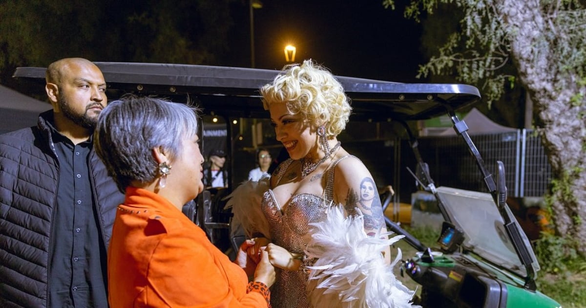 Mon Laferte aclara su foto con Jeannette Jara: “Nunca he apoyado una candidatura, es mi primera foto con un político”