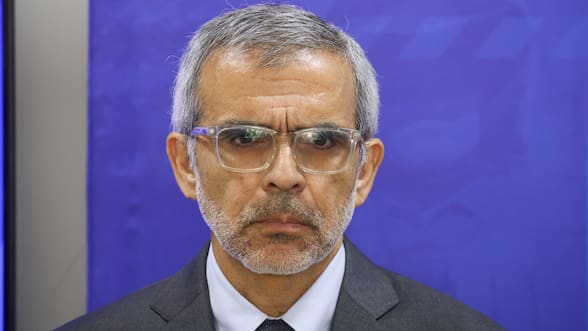 Ministro Cordero alista viaje a La Araucanía tras seguidilla de atentados incendiarios en la zona