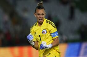 Tiane Endler suma hitos: es nominada al Balón de Oro femenino de France Football