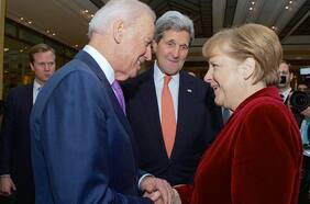 Biden y Merkel abordan las tensiones en Ucrania y la retirada de Afganistán