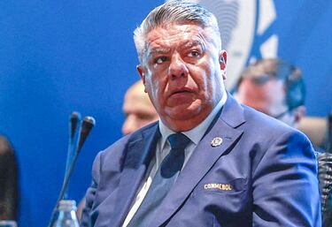 Debe reportarse y no puede salir del país: Chiqui Tapia es procesado por presunta apropiación indebida de US$ 14 millones