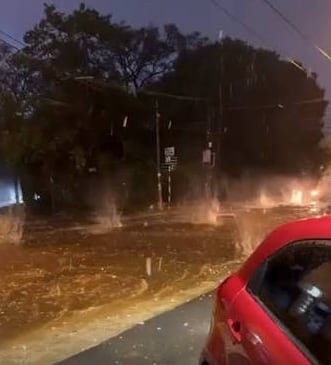 Tormenta con granizos provoca daños en viviendas, vehículos y cortes de luz en Paraguay