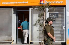 Cinco detenidos por frustrado robo a BancoEstado en Ñuñoa: encontraron forados en distintas dependencias