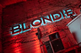 Robo de alcohol, cuatro puñaladas y una persecución de madrugada: la historia del crimen de Hugo Dark, el histórico guardia de la Blondie