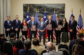 “Marca un avance sustantivo en la relación”: Chile y EE.UU. firman acuerdo en seguridad y memorándum sobre tierras raras