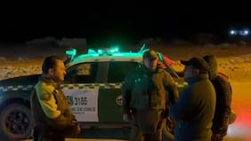 Carabineros rescata a dos funcionarios de migración bolivianos que permanecían aislados por sistema frontal