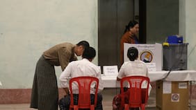 Myanmar vota en elecciones sin oposición en medio de represión y guerra civil