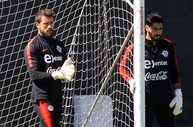 “De Paul gana fácil… Vidal no tiene ninguna posibilidad”: Johnny Herrera ironiza con la pelea en Colo Colo
