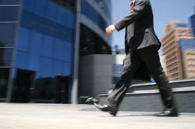 Empresas se inclinan por cancelar o retrasar los aumentos de sueldos y las compras de inventarios y maquinarias ante mayores expectativas de inflación