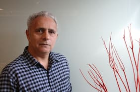 Hanif Kureishi, escritor: “Me siento más endeble y más cansado, pero es hermoso envejecer”