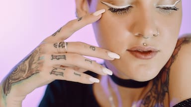 Coaniquem explica los peligros de los piercings