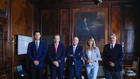 Quiroz encabeza primera reunión con equipo que analiza efecto del alza del petróleo en el país