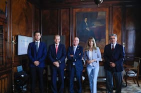 Quiroz encabeza primera reunión con equipo que analiza efecto del alza del petróleo en el país
