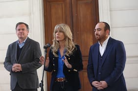 Demócratas se alinea con la derecha y llama a votar “A Favor” en el plebiscito constitucional