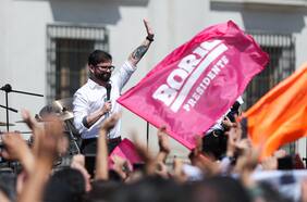 Tres anillos de seguridad y contención de manifestantes: el plan de Carabineros para impedir incidentes entre adherentes de Boric y “Team Patriota”
