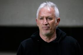 Deportes Copiapó toma una drástica decisión con Ivo Basay de cara a la lucha por la permanencia