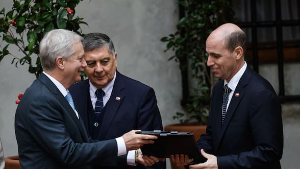 Reforma de Arrau vive días clave: oficialismo analiza ajuste radical o una fusión; pero PS insiste con su retiro