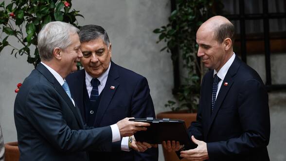 Reforma de seguridad incluye ajustes constitucionales para habilitar pérdida de beneficios sociales e inhabilidades