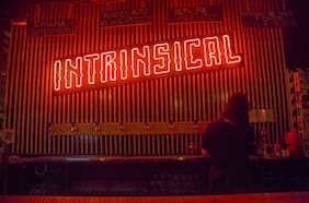 Intrinsical, la cervecería artesanal que refresca el barrio Brasil