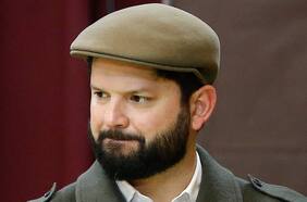 “Se encontró con sus imágenes íntimas en la web”: el origen de la denuncia contra Boric en voz del abogado que asesora a la denunciante