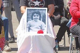 Municipalidad de Santiago renombra calle en memoria de Alicia Aguilar Carvajal, niña de seis años asesinada en dictadura