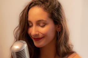 Antonella Sigala debuta con una súper banda de músicos chilenos